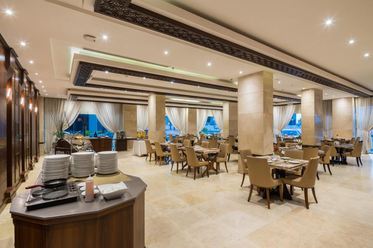 Naviti Warwick Al Khobar Hotel Buitenkant foto
